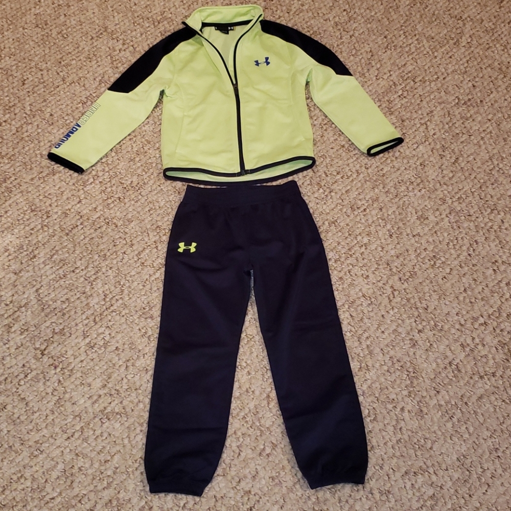 Kids Under Armour fleece set, size 5
